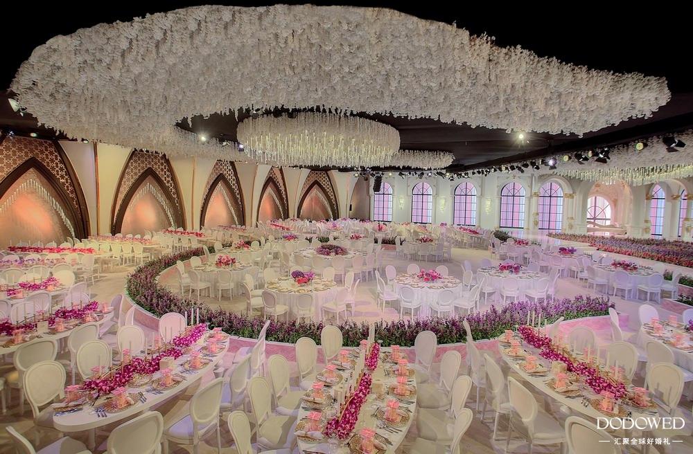 粉紫色鲜花吊顶宫廷风婚礼精剪 01:58