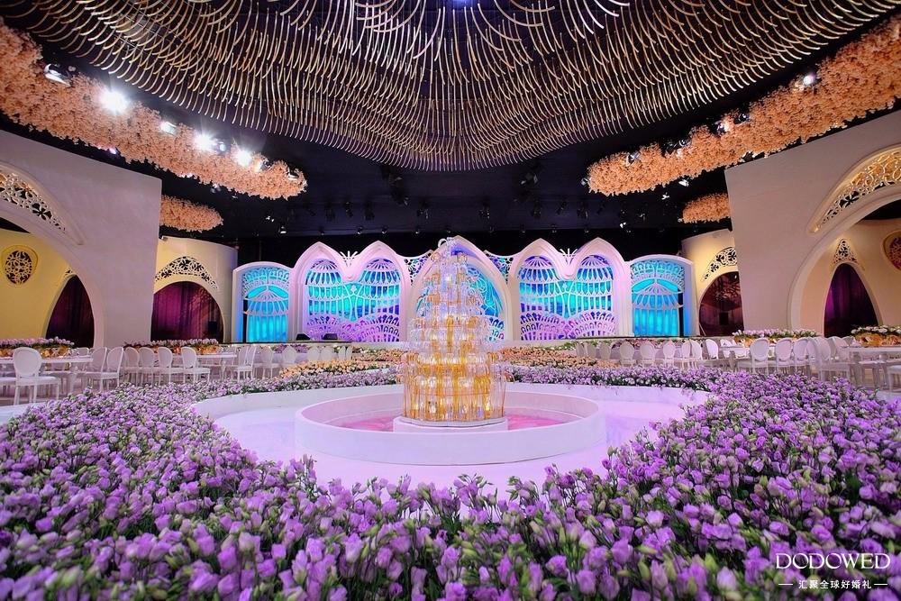 起伏波浪吊灯+意大利艺术吹制玻璃喷泉婚礼 03:01