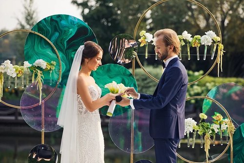 绿黑金撞色炼金术主题婚礼精剪 00:50