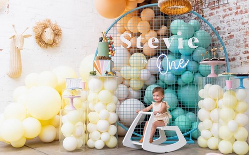 粉彩色动物主题儿童生日派对