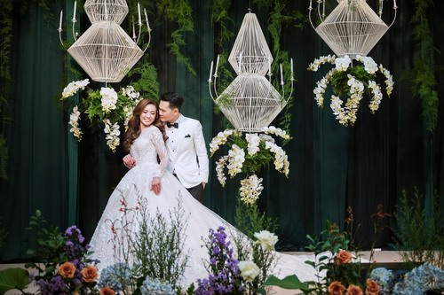 孔雀元素奢华泰式森系婚礼