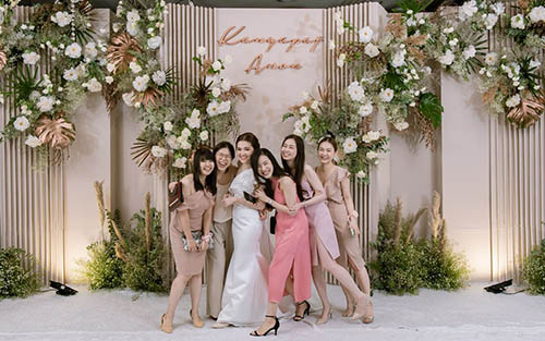 白绿金色龟背叶装饰泰式婚礼