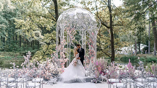 柔美粉色调《指环王》童话婚礼精剪 :01:35