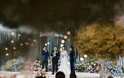 柔美水彩纹理纱幔吊顶泰式婚礼