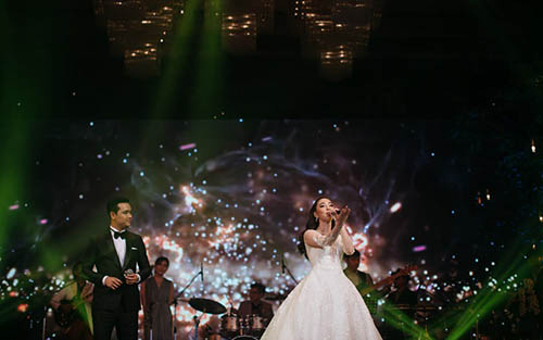 温暖明媚的金棕色森系泰式婚礼