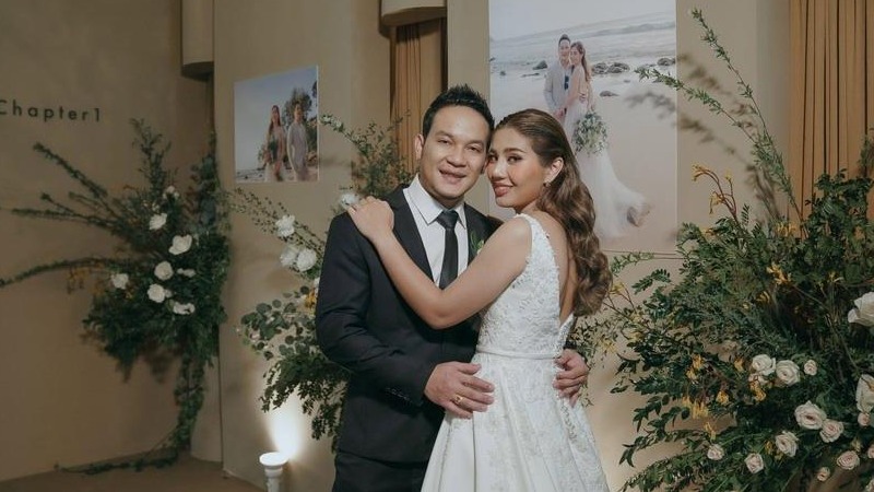 驼色+白绿色优雅泰式婚礼精剪 05:44