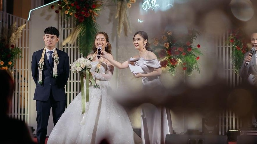 高级的红绿金配色泰式婚礼