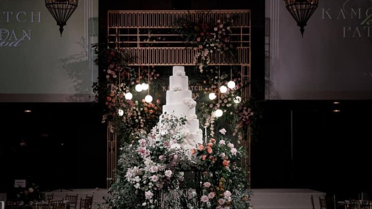 精致的五彩花园风泰式婚礼精剪 :04:37