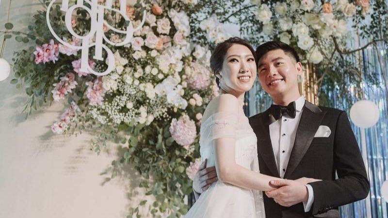 轻奢高级的长条水晶泰式婚礼精剪 03:04