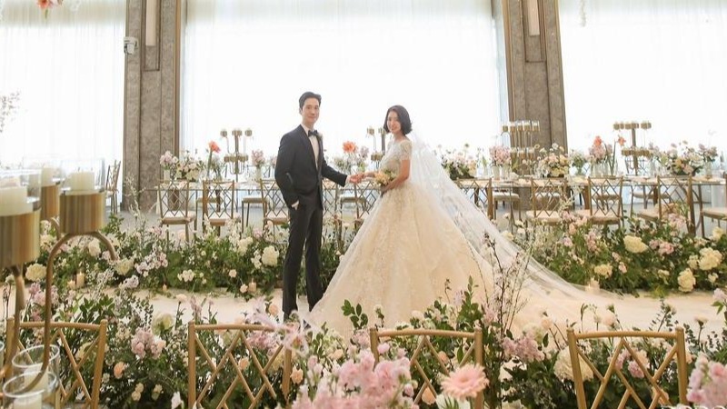 浪漫粉紫色花朵树韩式婚礼