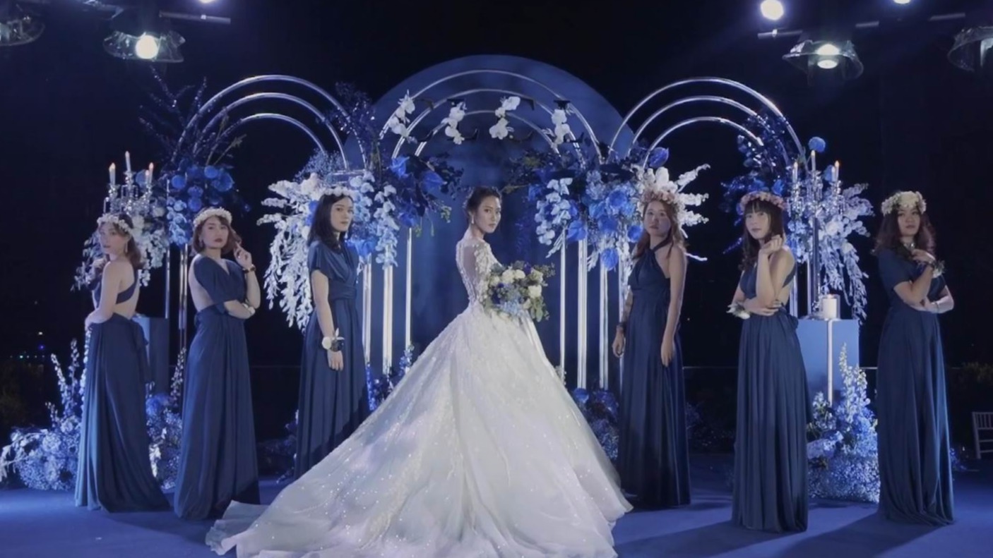 静谧蓝三连拱门户外泰式婚礼精剪 06:42