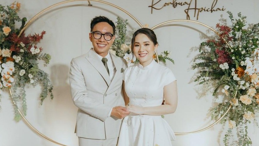 层叠错落的花朵造型泰式婚礼