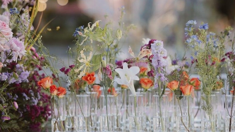 唯美彩色系户外草坪生日派对