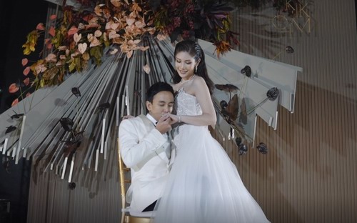 暗色调发散木艺造型泰式婚礼精剪 05:28