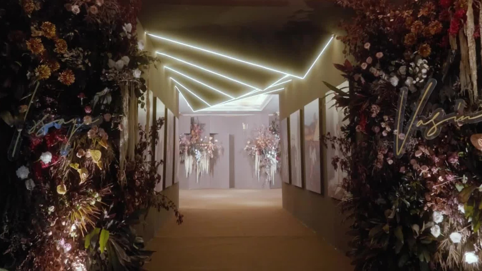 优雅巧克力棕泰式婚礼精剪 03:35