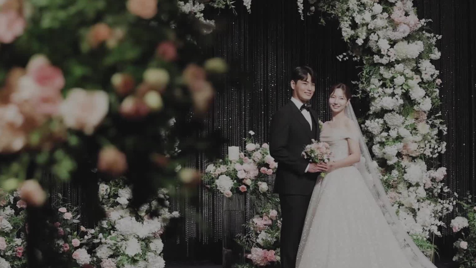 粉绿色水晶背景韩式婚礼精剪 04:09