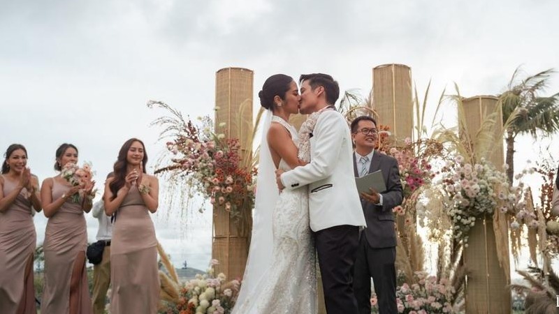 粉咖色竹编屏风泰式婚礼