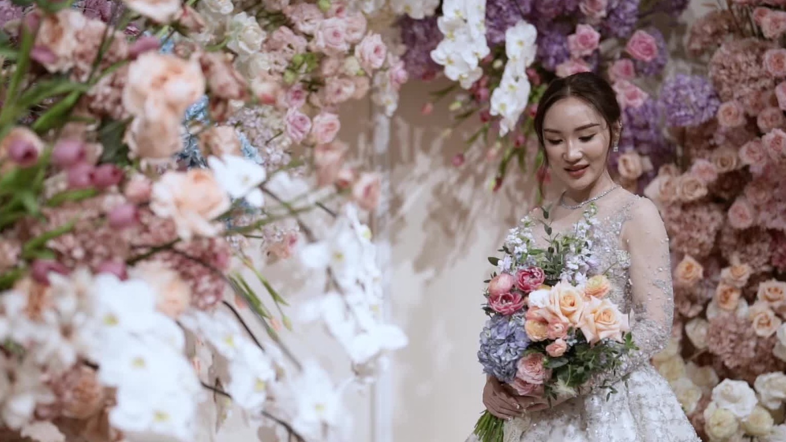 粉蓝色罗马柱花园泰式婚礼精剪 :03:55