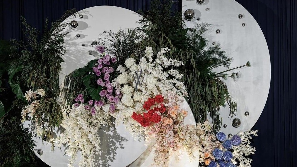 现代感极强的镜面球泰式婚礼