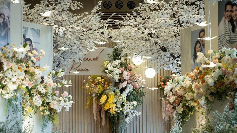 白色叶子树迎宾区泰式婚礼