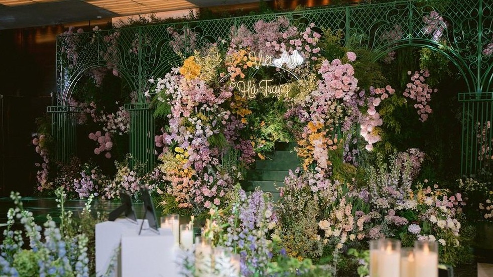 梦幻浪漫的花园风河内婚礼