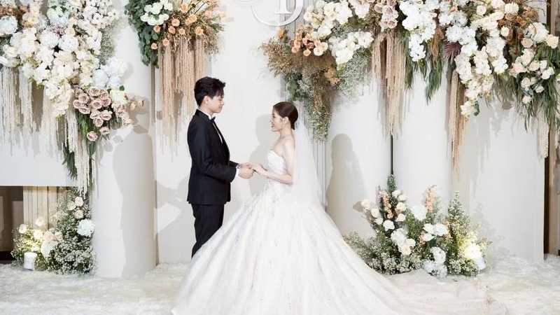 香槟白精致浪漫泰式婚礼