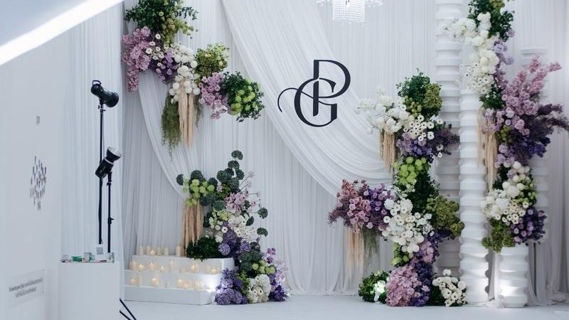 白紫绿柔和花园风泰式婚礼