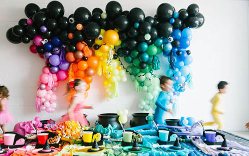 五彩斑斓的万圣节儿童糖果派对